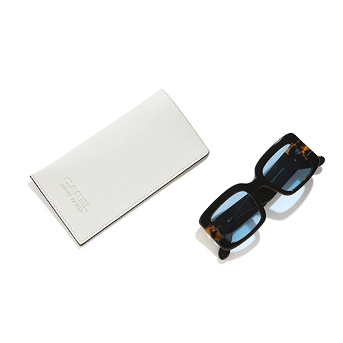 Packshot de lunettes de vue en studio